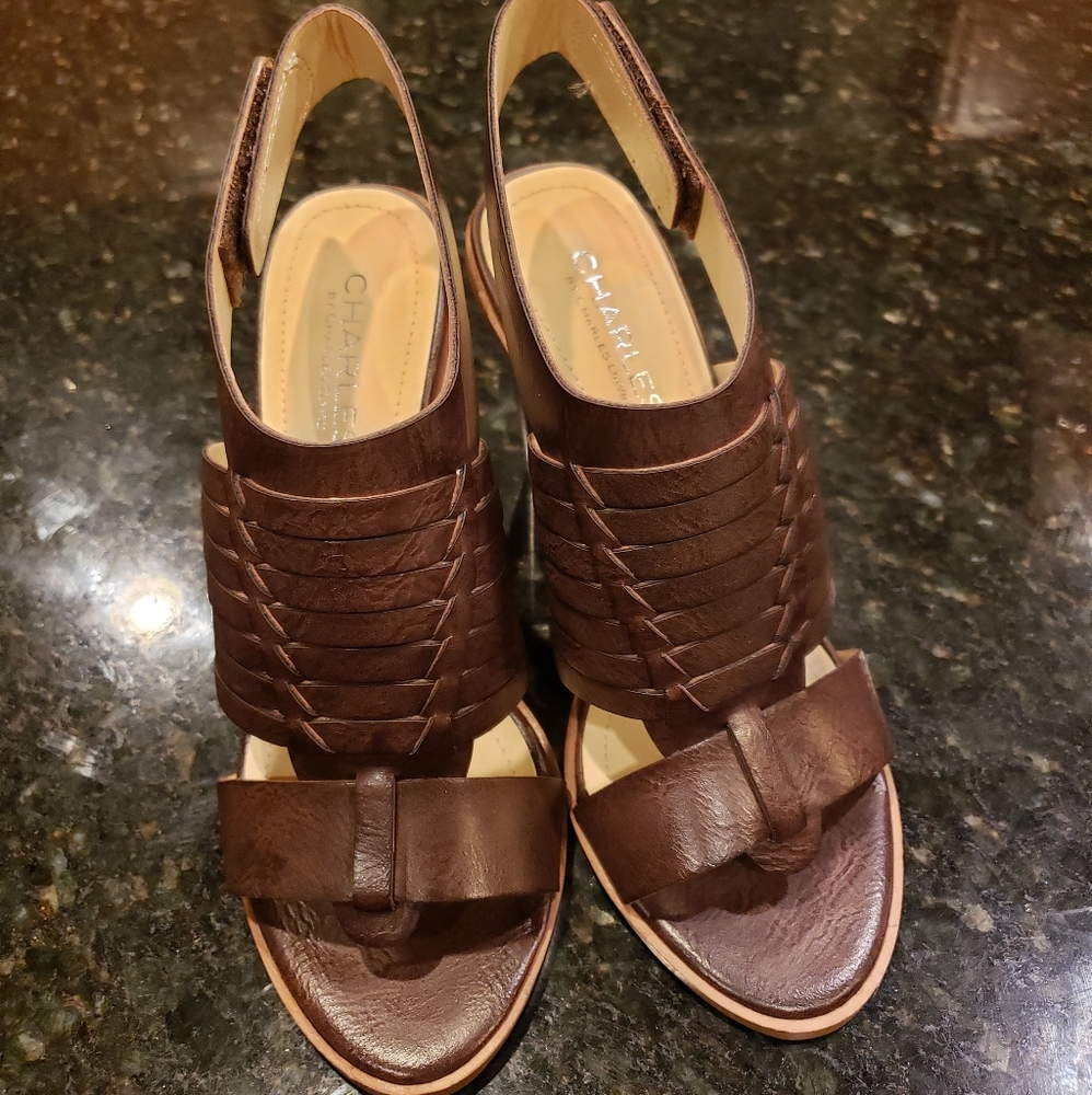 NWOT - Charles David Sandal,  Block heel